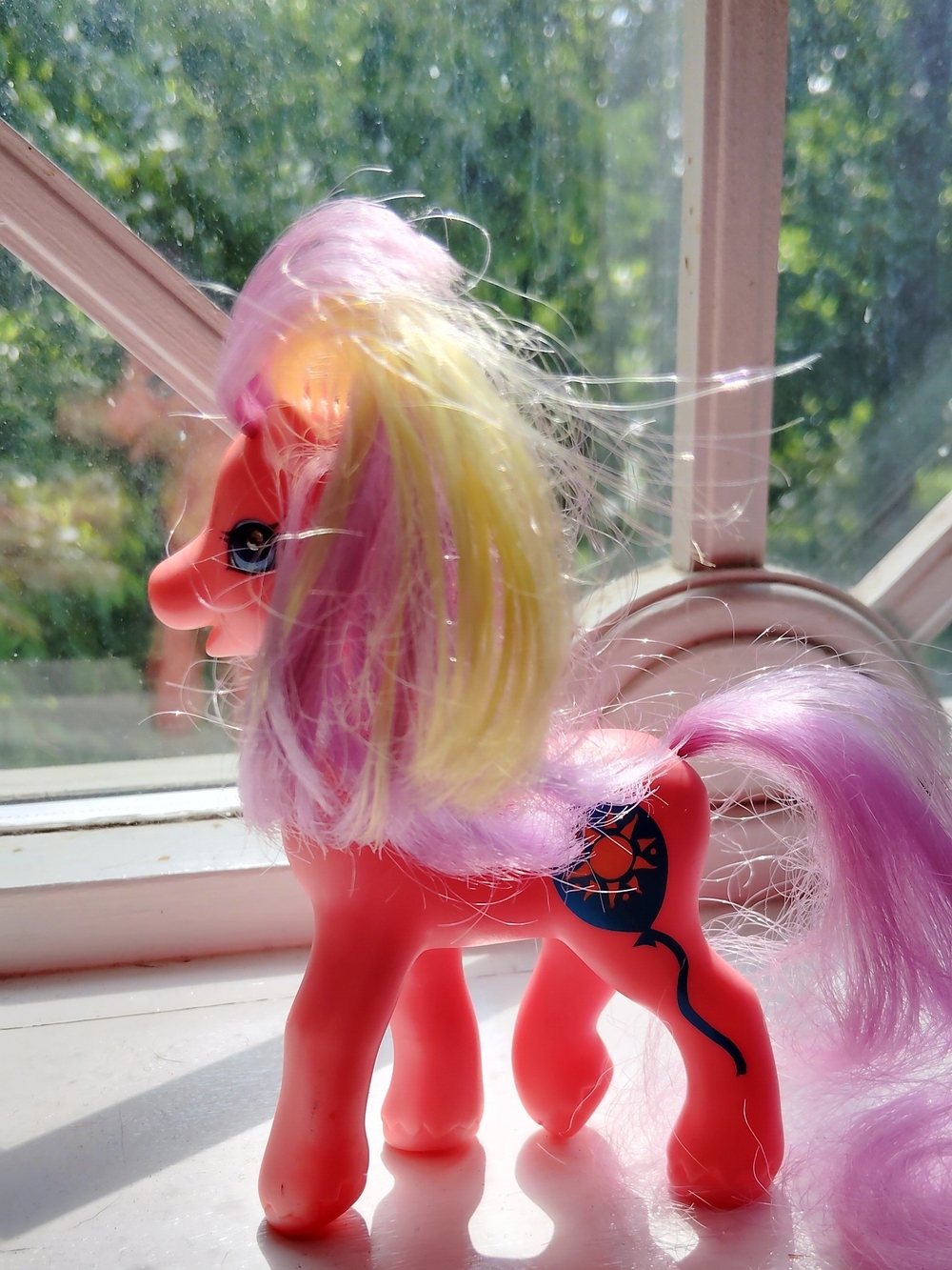 My Pretty Party Birthday Celebration Pony with Pastel Purple & Yellow Mane
